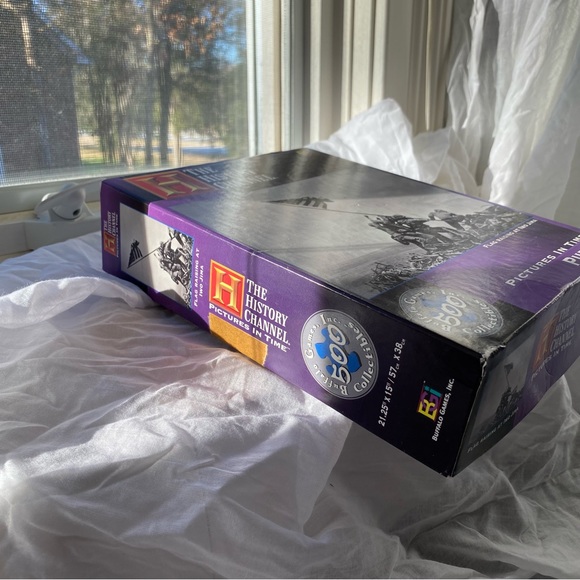 History Channel Pictures in Time Flag Raising at Iwo Jima 500Pc Puzzle - Picture 2 of 6